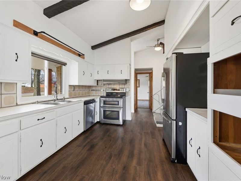 5550 Frank Avenue NW, North Canton, OH 44720 Photo 4