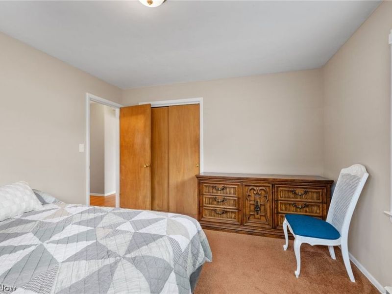 6590 Queens Park Avenue, Mayfield Heights, OH 44124 Photo 12