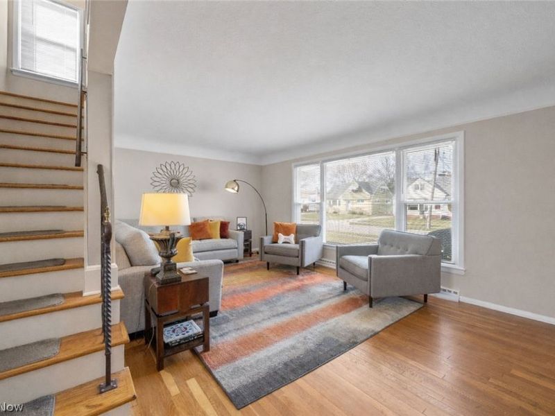 6590 Queens Park Avenue, Mayfield Heights, OH 44124 Photo 2