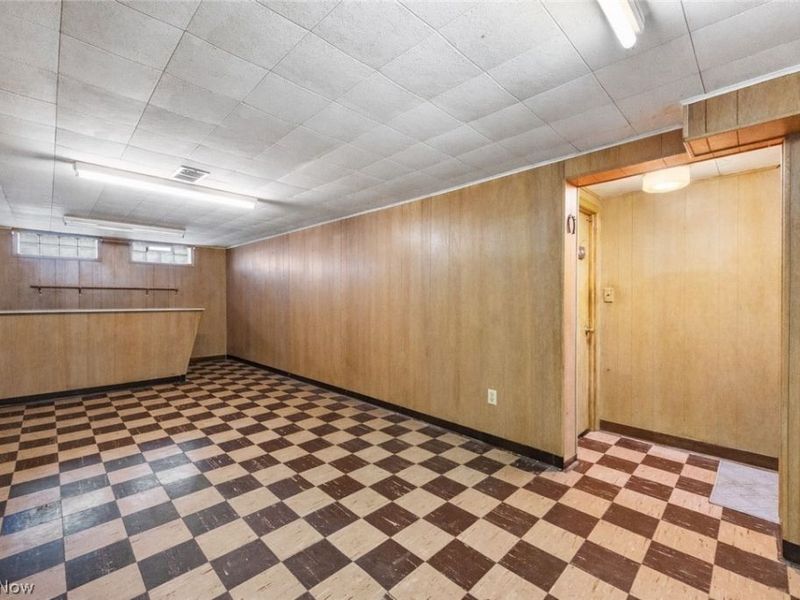 6590 Queens Park Avenue, Mayfield Heights, OH 44124 Photo 23