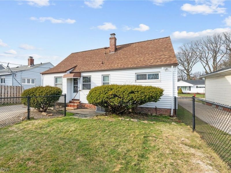 6590 Queens Park Avenue, Mayfield Heights, OH 44124 Photo 29