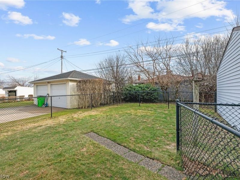 6590 Queens Park Avenue, Mayfield Heights, OH 44124 Photo 30