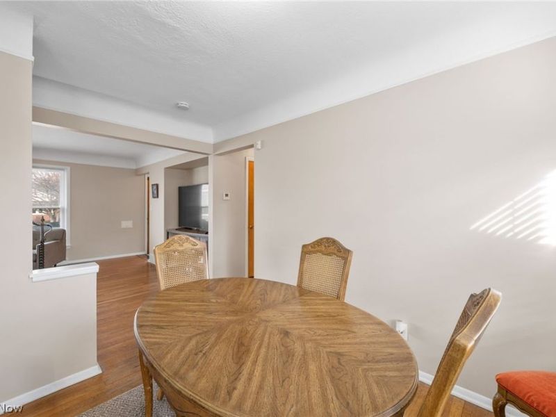 6590 Queens Park Avenue, Mayfield Heights, OH 44124 Photo 6