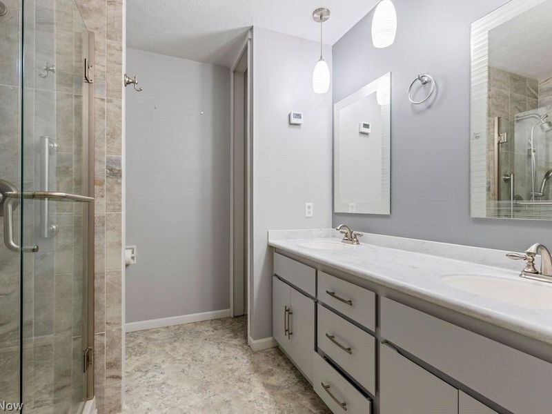 22146 Meadownorth Court , Strongsville, OH 44149 Photo 15