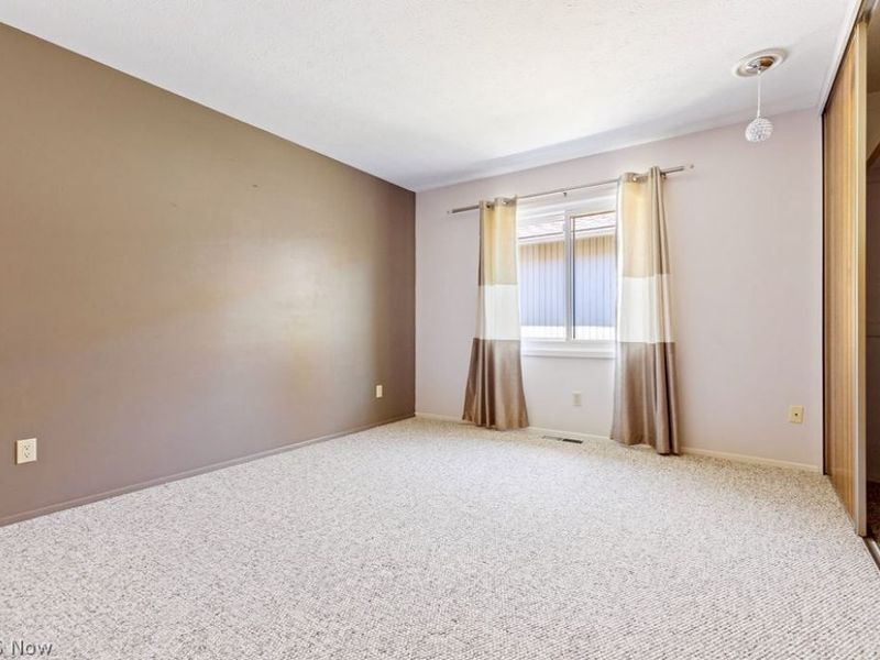 22146 Meadownorth Court , Strongsville, OH 44149 Photo 18