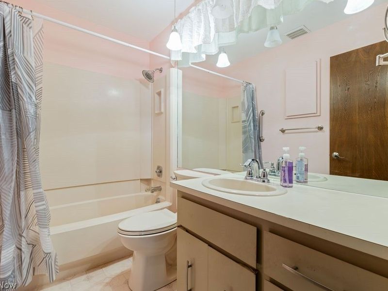 22146 Meadownorth Court , Strongsville, OH 44149 Photo 20