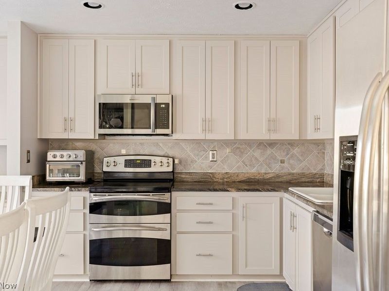 22146 Meadownorth Court , Strongsville, OH 44149 Photo 9