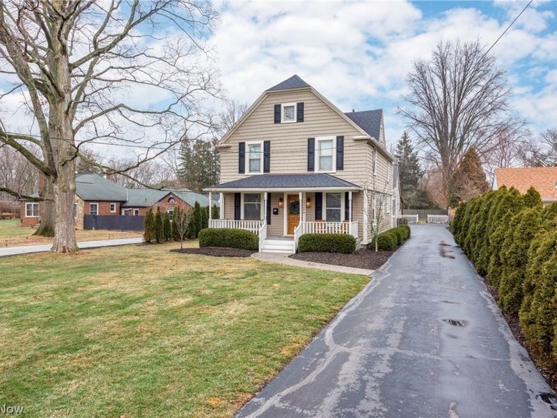 19060 Story Road, Rocky River, OH 44116 Photo 2