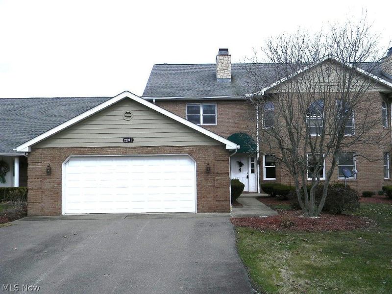 7291 Oakwood Drive, Unit B, Brookfield, OH 44403 Photo 1