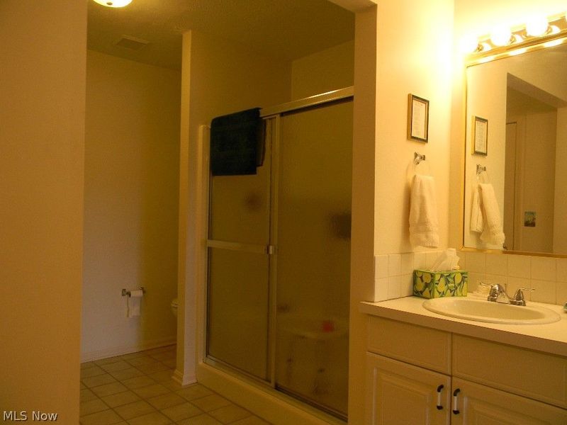 7291 Oakwood Drive, Unit B, Brookfield, OH 44403 Photo 34