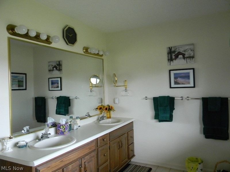 7291 Oakwood Drive, Unit B, Brookfield, OH 44403 Photo 34