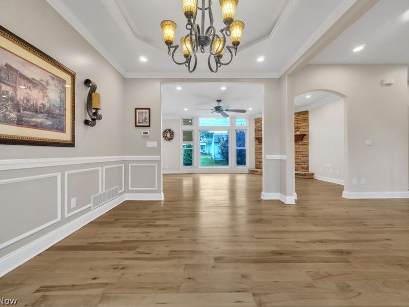 664 E Dawnwood Drive, Seven Hills, OH 44131 Photo 10