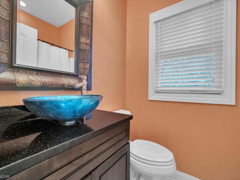 664 E Dawnwood Drive, Seven Hills, OH 44131 Photo 13