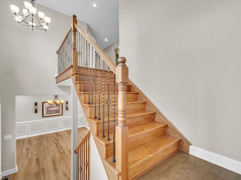 664 E Dawnwood Drive, Seven Hills, OH 44131 Photo 17