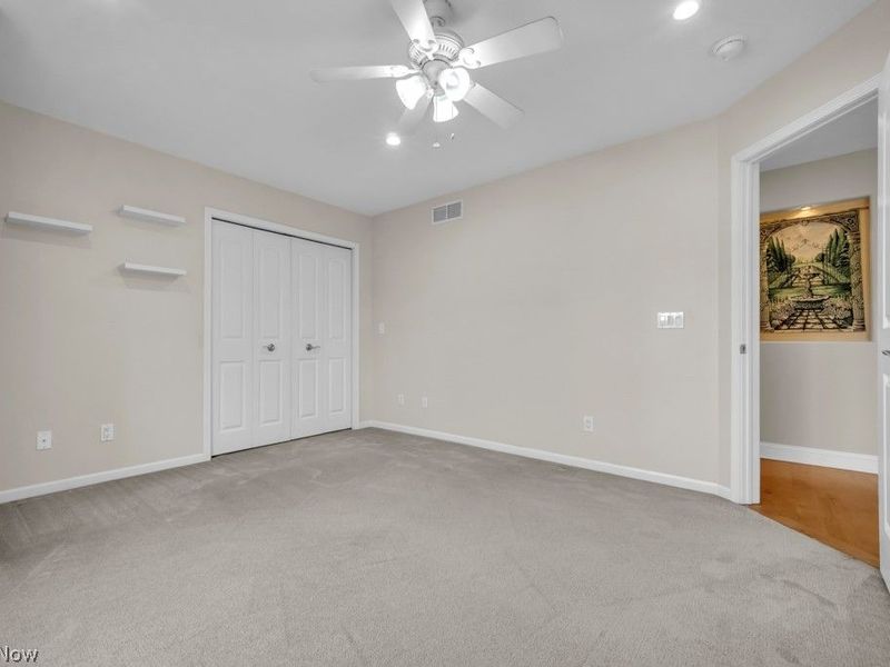 664 E Dawnwood Drive, Seven Hills, OH 44131 Photo 19