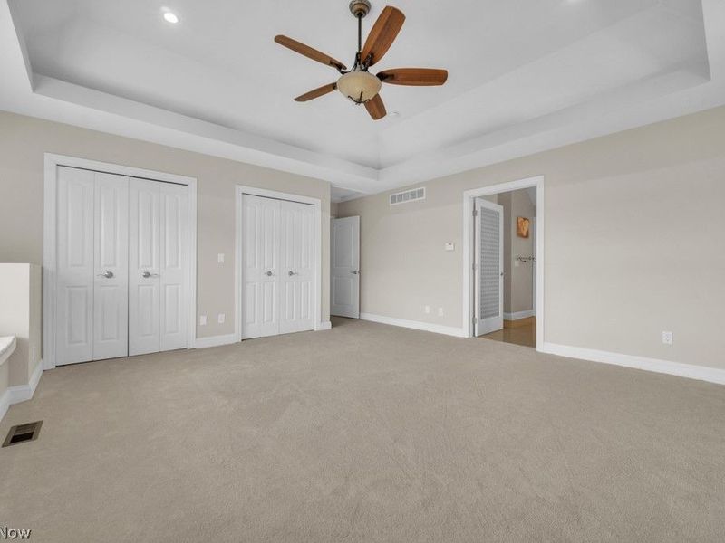 664 E Dawnwood Drive, Seven Hills, OH 44131 Photo 23