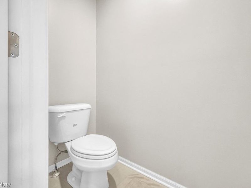 664 E Dawnwood Drive, Seven Hills, OH 44131 Photo 26