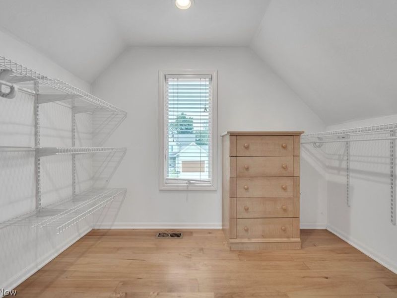 664 E Dawnwood Drive, Seven Hills, OH 44131 Photo 27