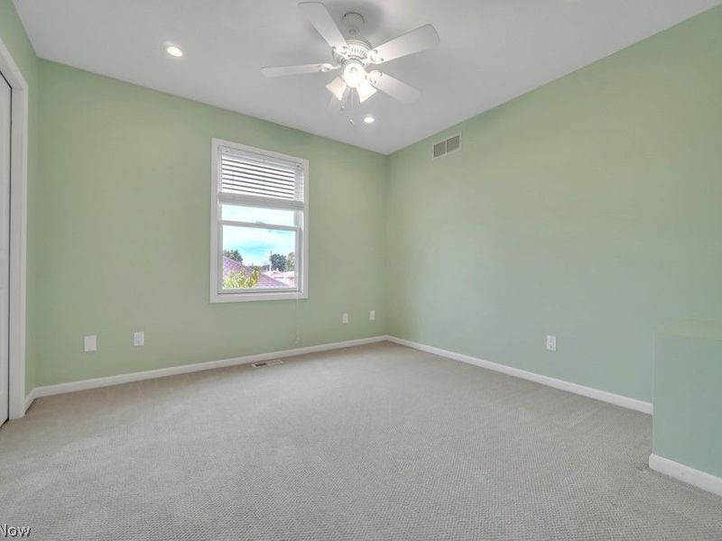 664 E Dawnwood Drive, Seven Hills, OH 44131 Photo 32