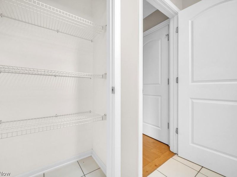 664 E Dawnwood Drive, Seven Hills, OH 44131 Photo 35