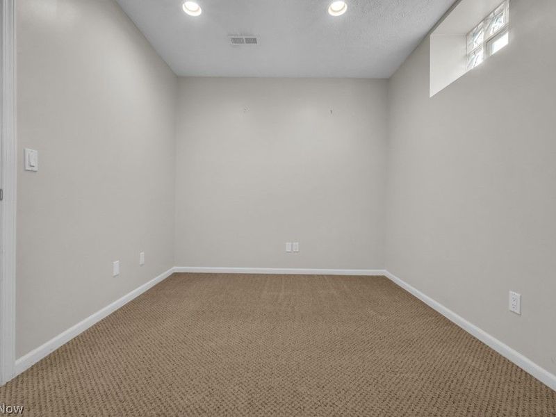 664 E Dawnwood Drive, Seven Hills, OH 44131 Photo 39