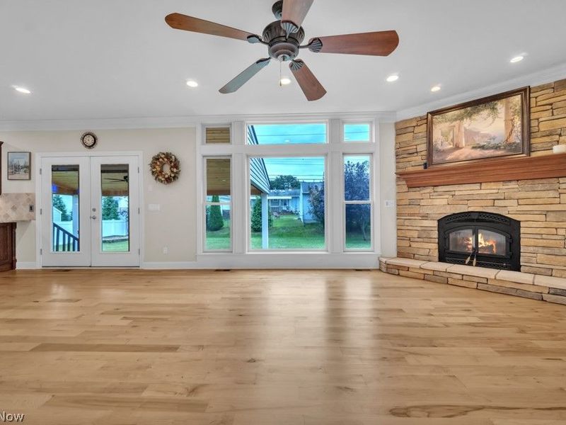 664 E Dawnwood Drive, Seven Hills, OH 44131 Photo 4