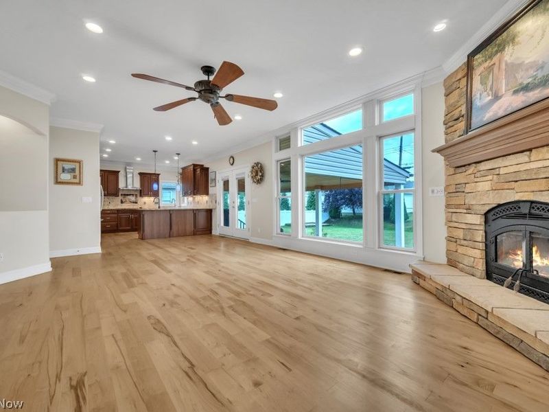 664 E Dawnwood Drive, Seven Hills, OH 44131 Photo 5