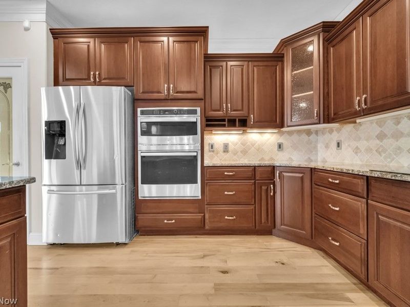 664 E Dawnwood Drive, Seven Hills, OH 44131 Photo 8