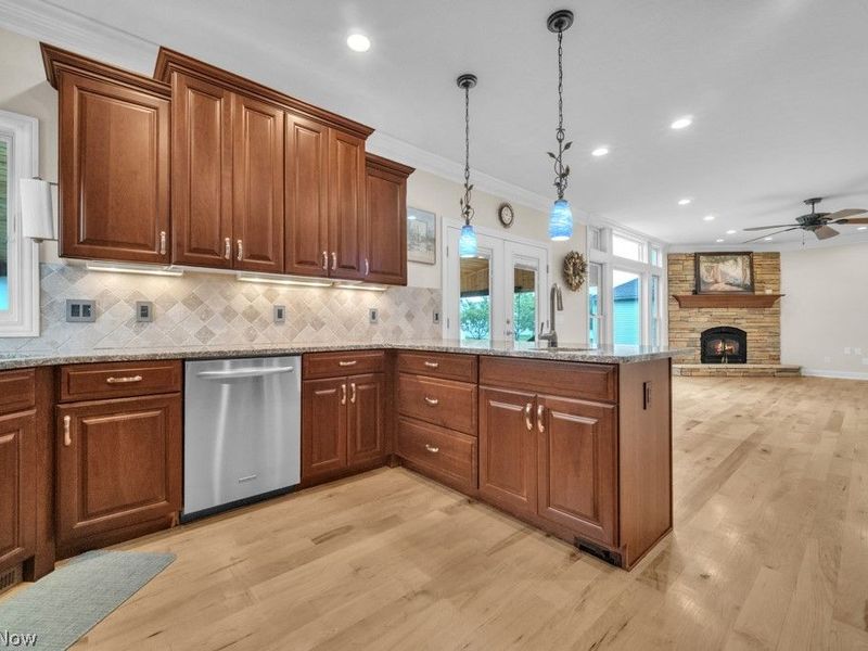 664 E Dawnwood Drive, Seven Hills, OH 44131 Photo 9