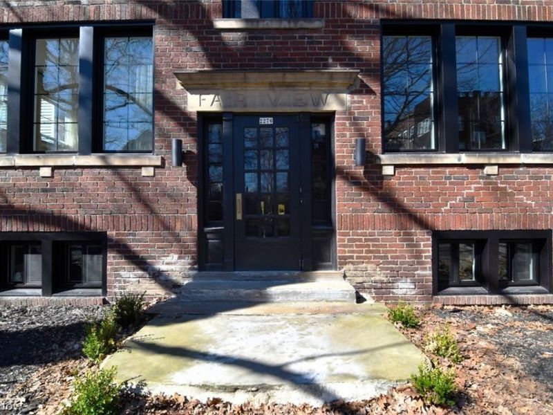 2276 Grandview Avenue, Unit 2, Cleveland Heights, OH 44106 Photo 2