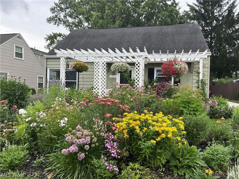 1210 Myrtle Avenue , Cuyahoga Falls, OH 44221 Photo 3