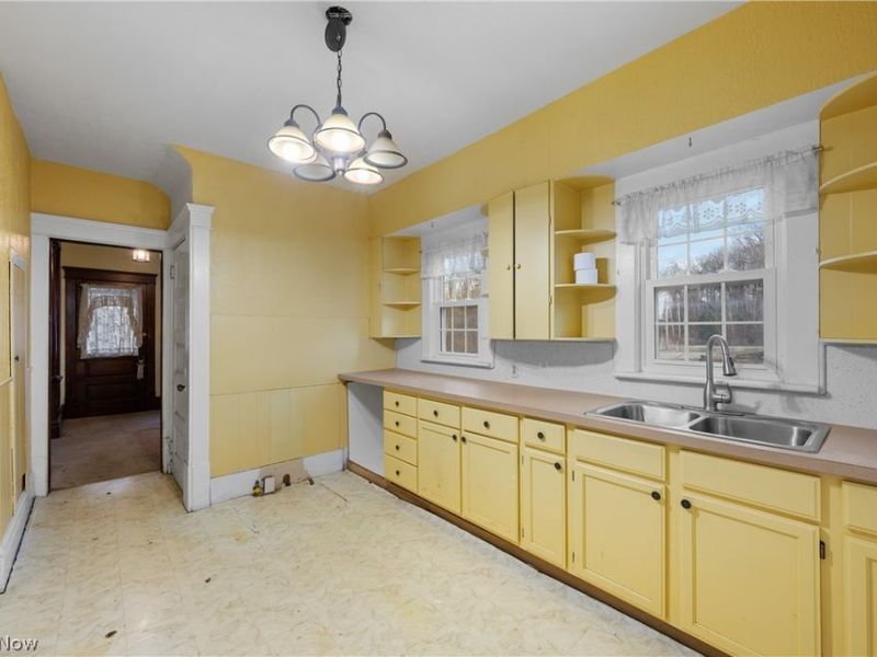 462 Hickory Street, Akron, OH 44303 Photo 16