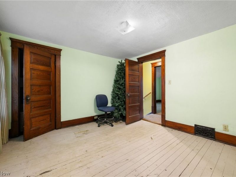 462 Hickory Street, Akron, OH 44303 Photo 24