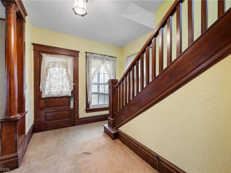 462 Hickory Street, Akron, OH 44303 Photo 9