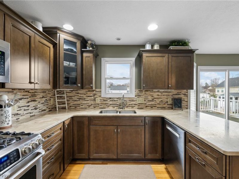 4387 Ridge View Drive , Uniontown, OH 44685 Photo 6