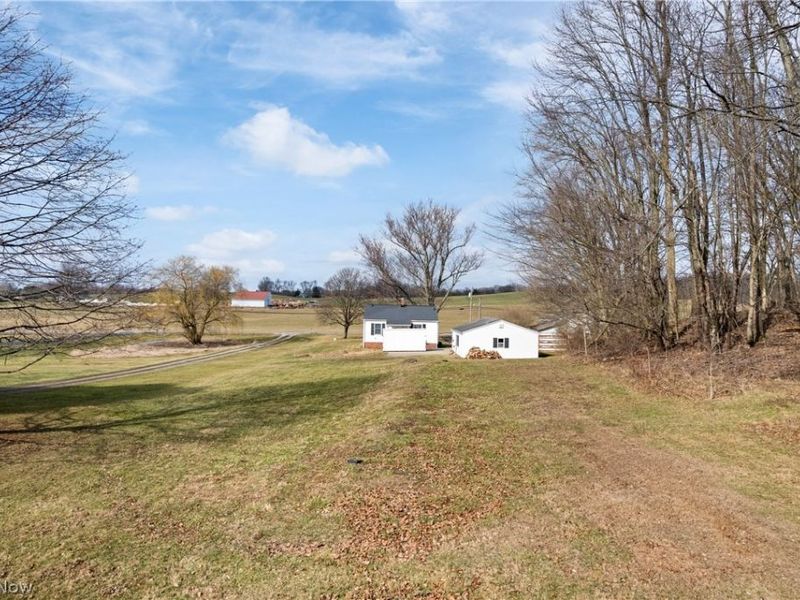 1170 Smith Kramer Street NE, Hartville, OH 44632 Photo 33