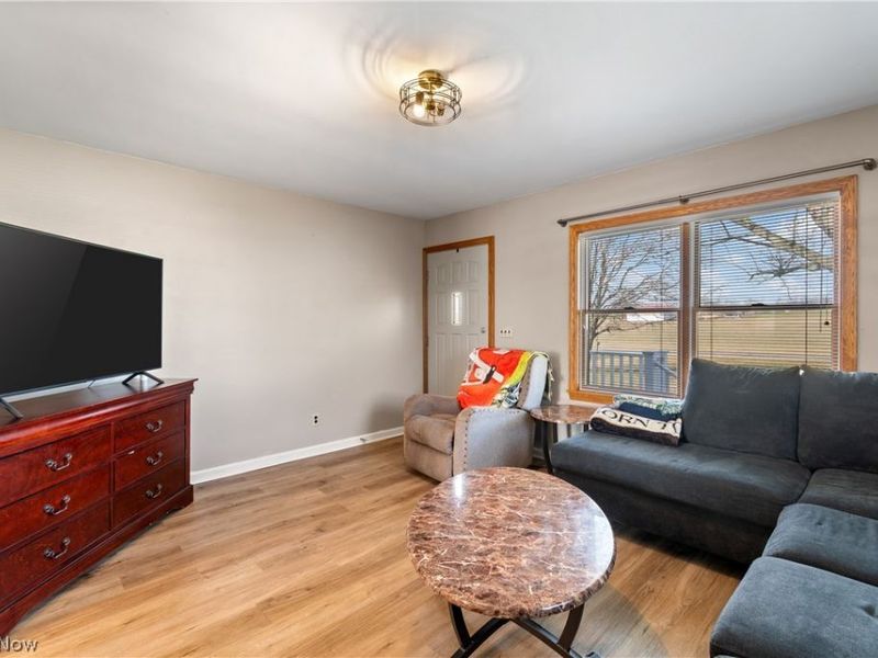 1170 Smith Kramer Street NE, Hartville, OH 44632 Photo 5