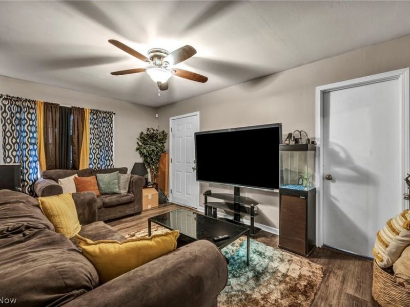 5708 Luther Avenue, Cleveland, OH 44103 Photo 3