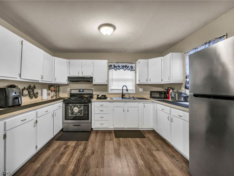 5708 Luther Avenue, Cleveland, OH 44103 Photo 9