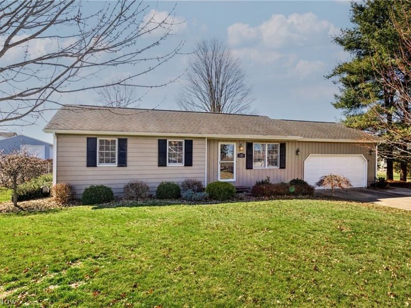 125 Bittersweet Drive, Columbiana, OH 44408 Photo 2