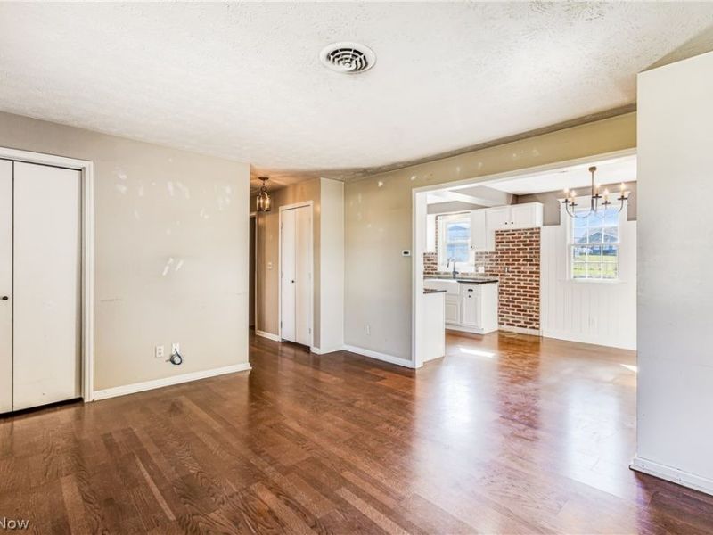 125 Bittersweet Drive, Columbiana, OH 44408 Photo 4