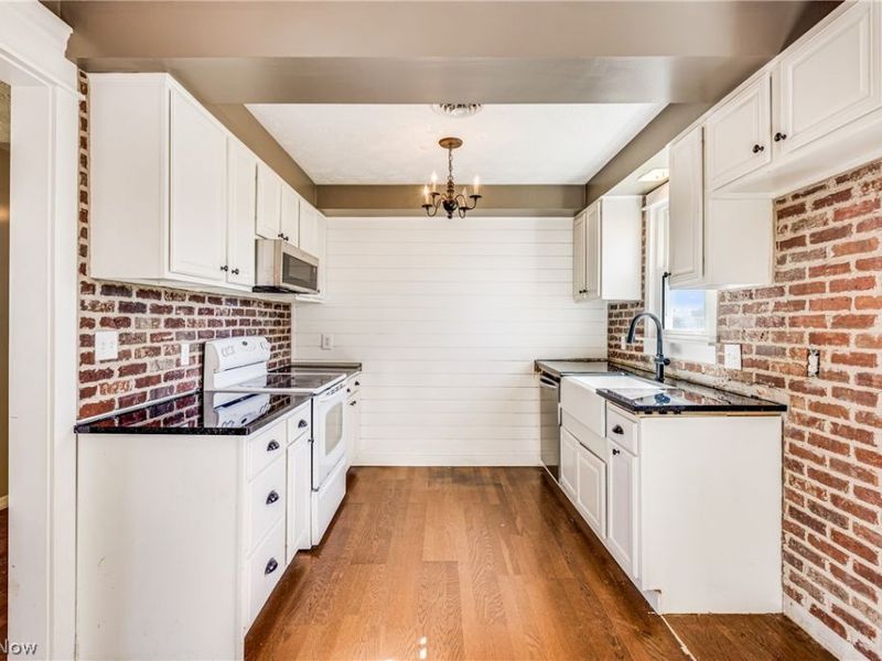 125 Bittersweet Drive, Columbiana, OH 44408 Photo 5