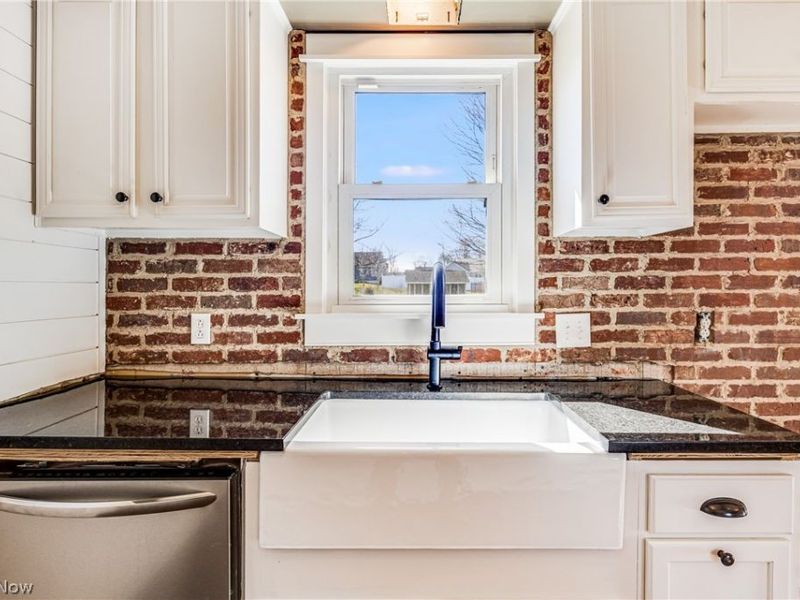 125 Bittersweet Drive, Columbiana, OH 44408 Photo 6