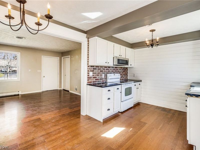 125 Bittersweet Drive, Columbiana, OH 44408 Photo 9