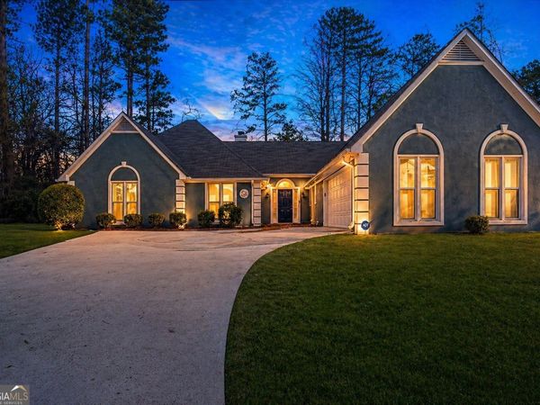 752 Stone Breeze Lane, Stone Mountain, GA 30087