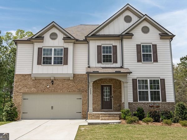 7566 Jennadee Drive, Fairburn, GA 30213