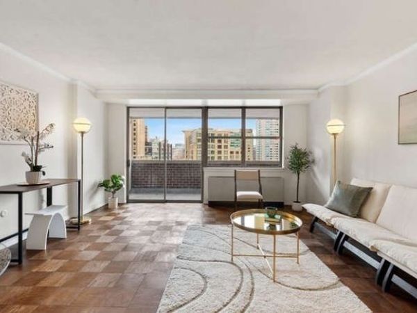 2 Hawthorne Pl, Unit 8C, Boston, MA 02114