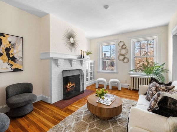 42 Linnaean St, Unit 15, Cambridge, MA 02138