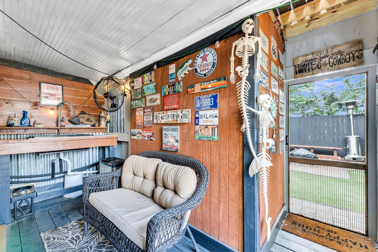 9 1/2 Halsey Street Photo 13