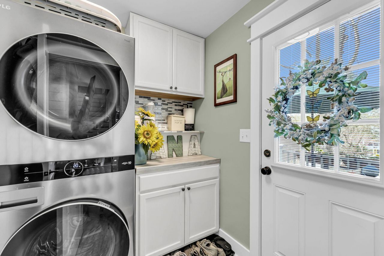 9 1/2 Halsey Street Photo 16